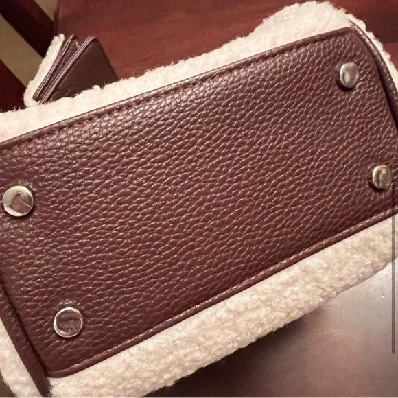 Aspen satchel bag cream Sherpa with brown faux leather trim with pouch NWT - Picture 4 of 12